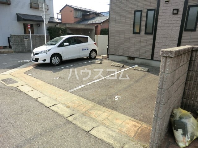 2/4 駐車場
