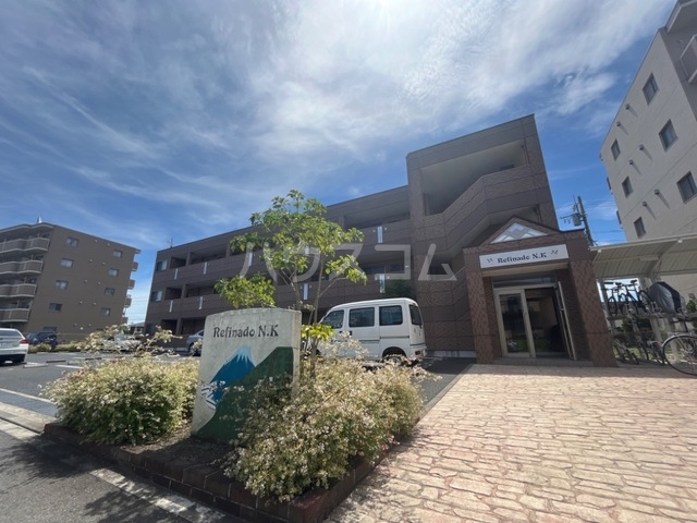 16/27 エントランス