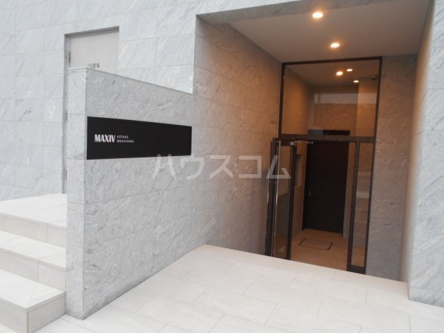 22/30 エントランス