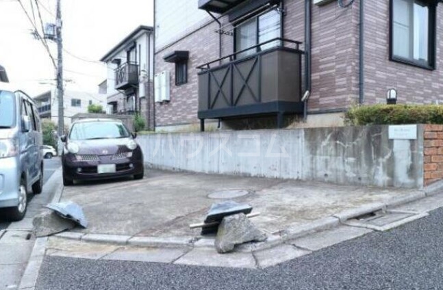 22/30 駐車場
