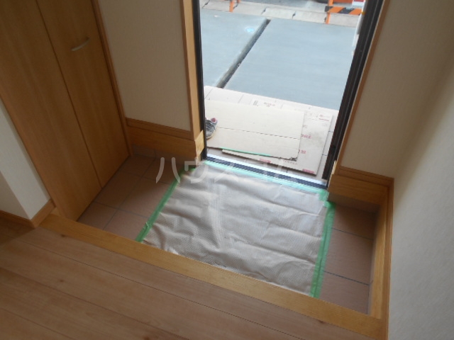 16/30 玄関