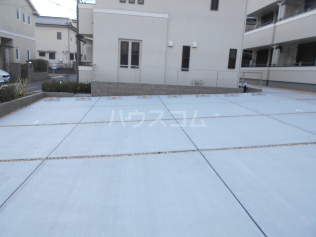 17/20 駐車場