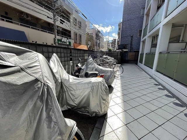 22/28 駐車場