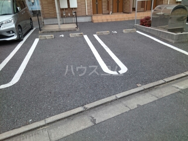 22/28 駐車場