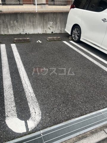 26/30 駐車場