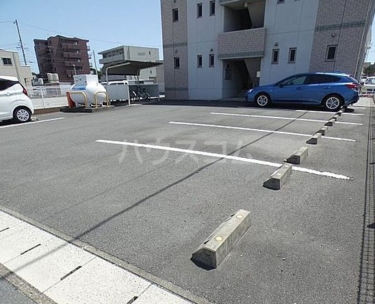 20/28 駐車場