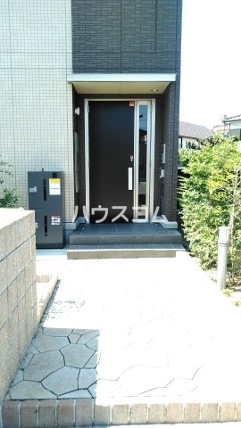 16/27 エントランス