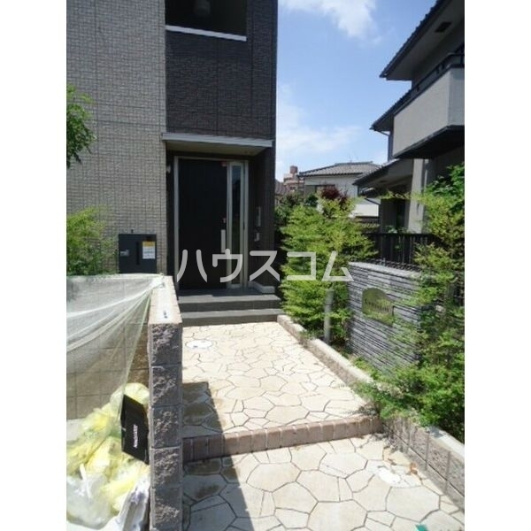 17/27 エントランス