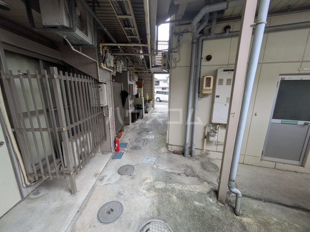 13/13 エントランス