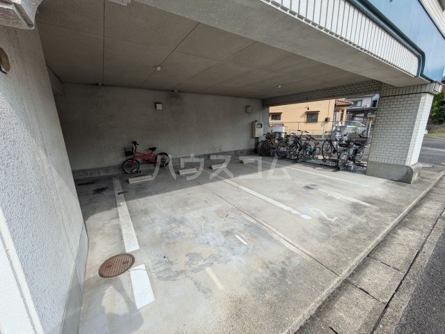 26/27 駐車場