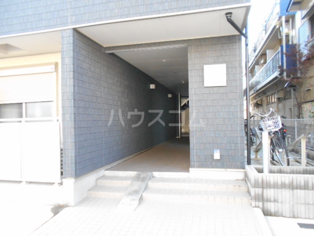 3/4 エントランス