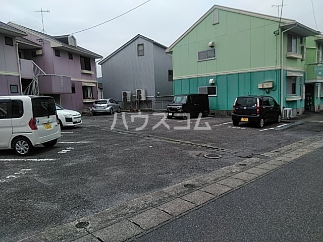 18/20 駐車場