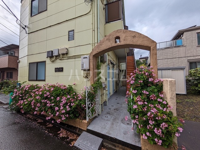 28/30 エントランス