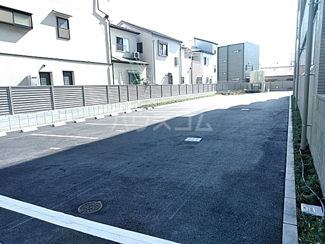 23/30 駐車場