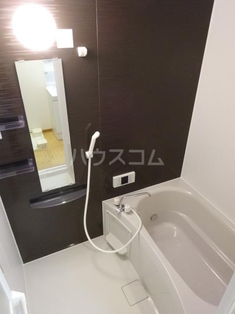 13/27 浴室