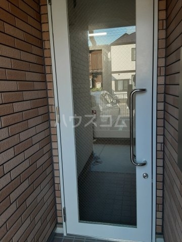 26/30 エントランス