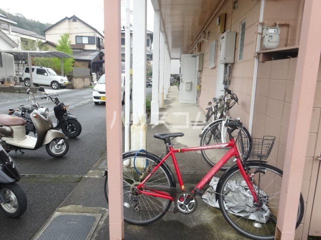 23/30 エントランス