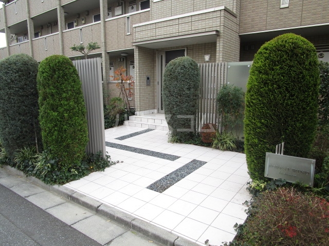 20/30 エントランス