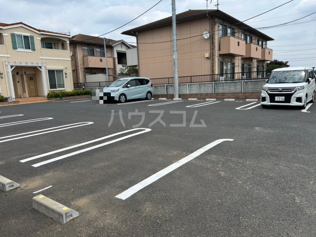 27/30 駐車場