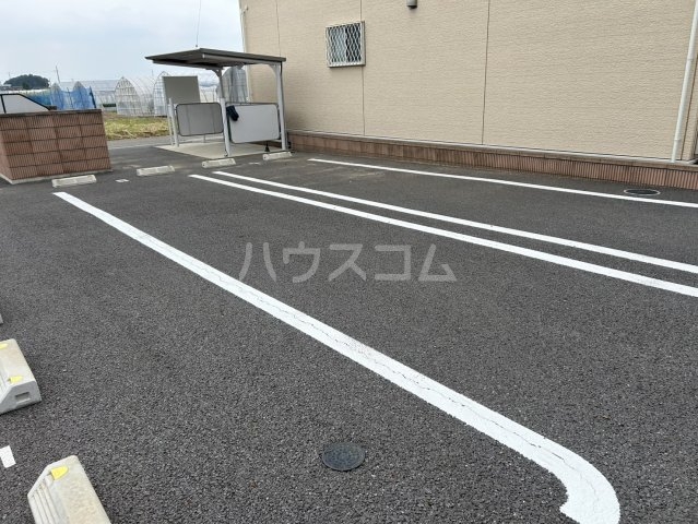 28/30 駐車場