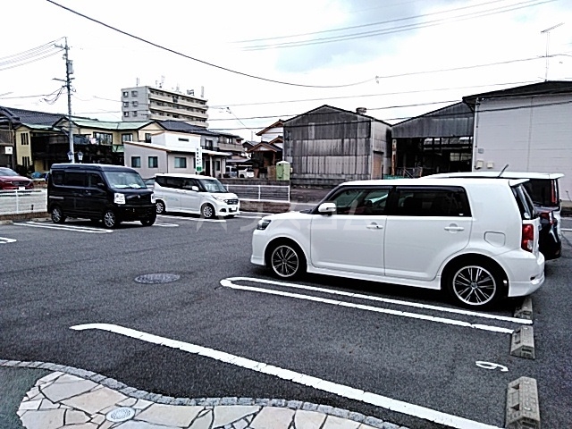 28/30 駐車場