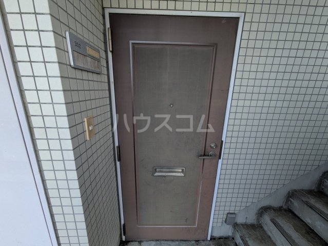 26/30 エントランス