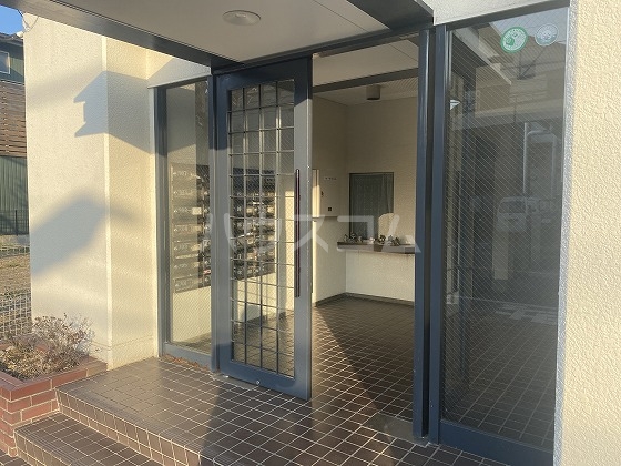 23/24 エントランス