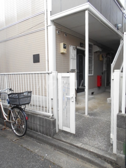 28/30 エントランス