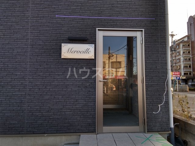 22/30 エントランス