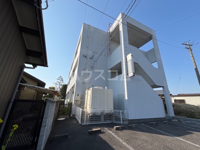 17/23 エントランス