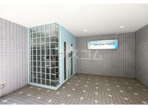 18/28 エントランス