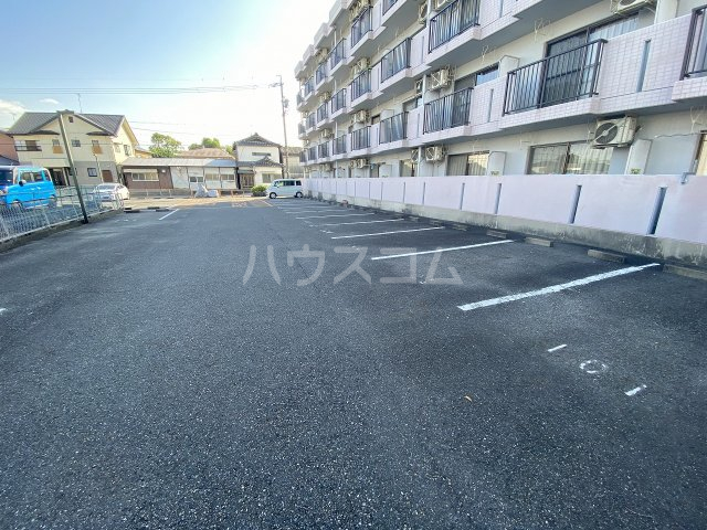 25/30 駐車場