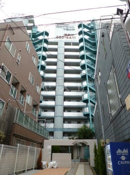 18/24 エントランス