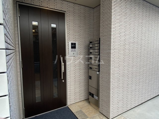 26/30 エントランス