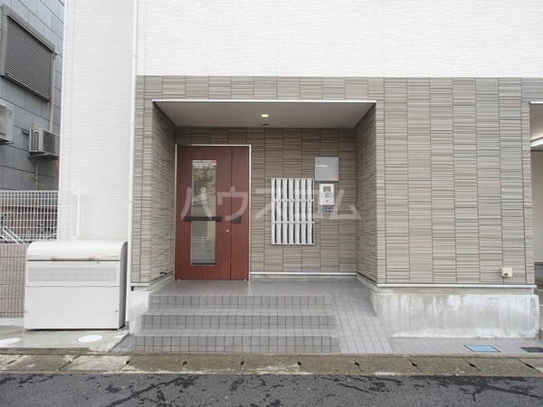 16/26 エントランス