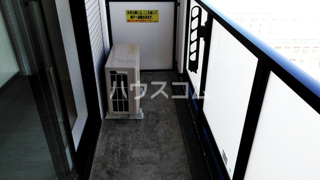 13/19 バルコニー