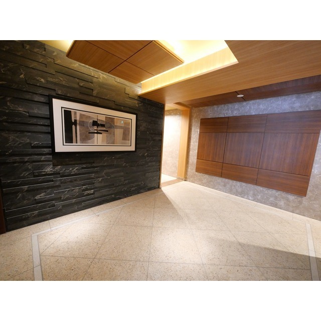 18/29 エントランス