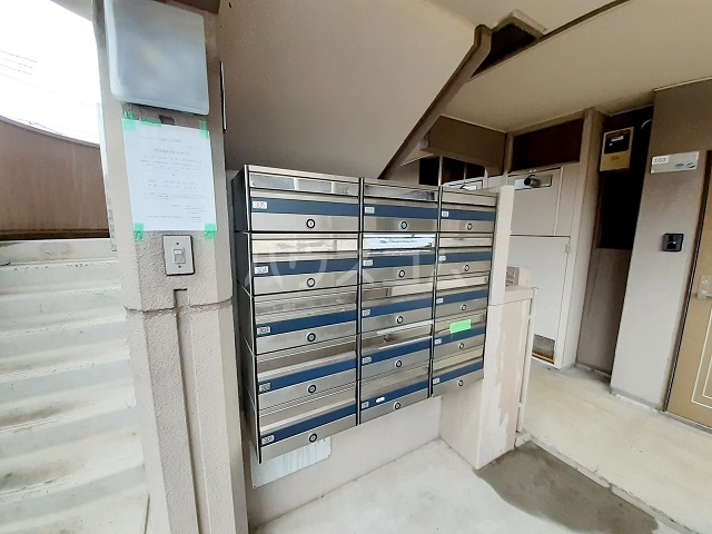 21/30 エントランス