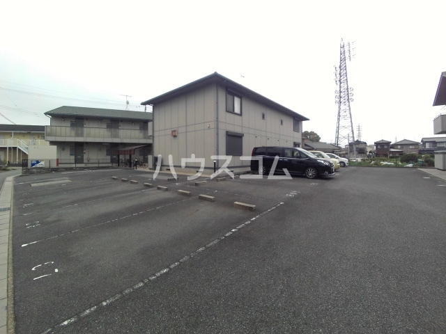 28/30 駐車場