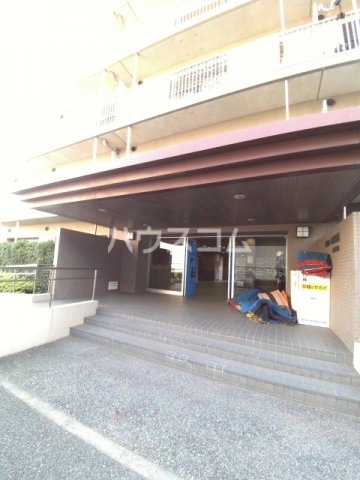 22/30 エントランス