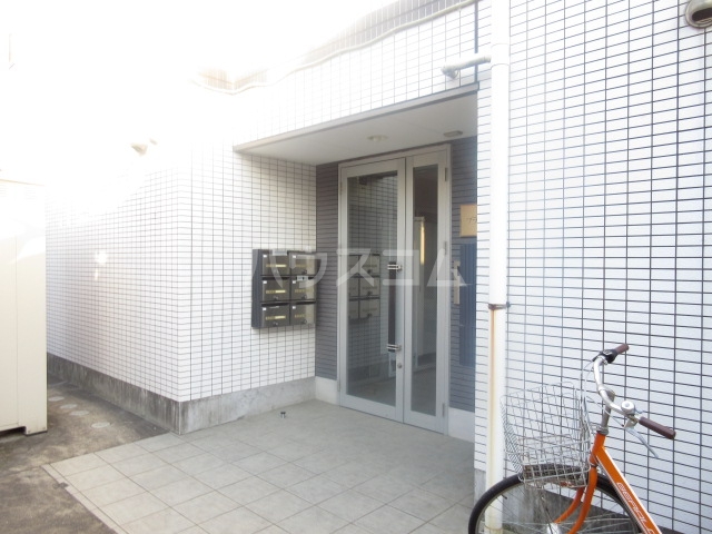 21/30 エントランス