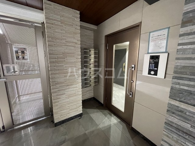 21/29 エントランス