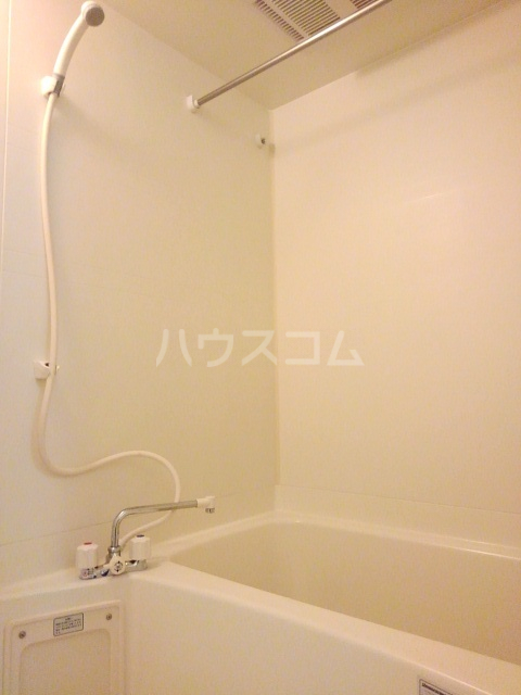 13/30 浴室