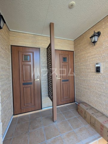 26/30 エントランス