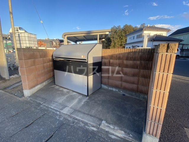 24/30 エントランス