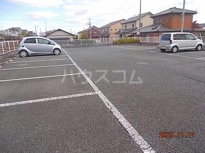 12/13 駐車場