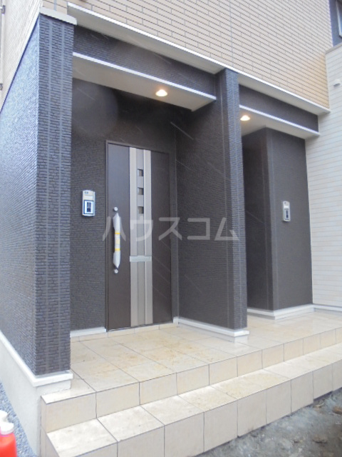 16/27 エントランス