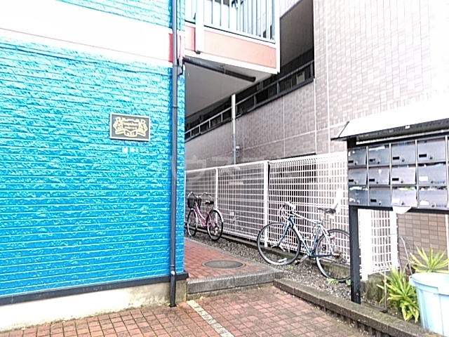 21/27 エントランス