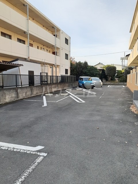 26/30 駐車場