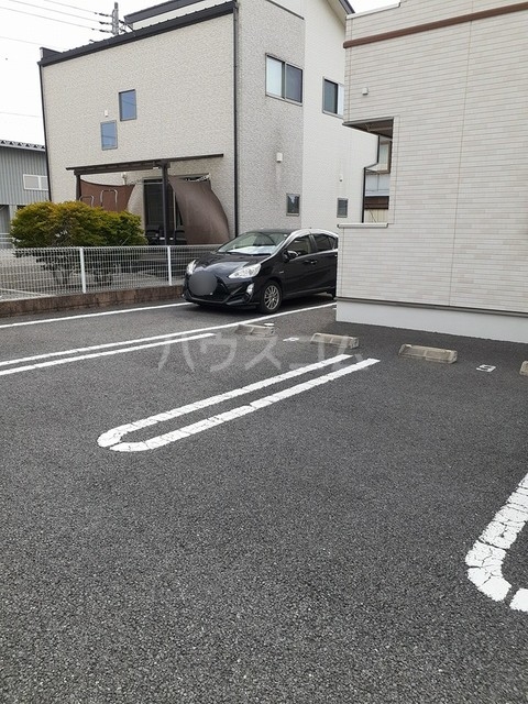 15/27 駐車場